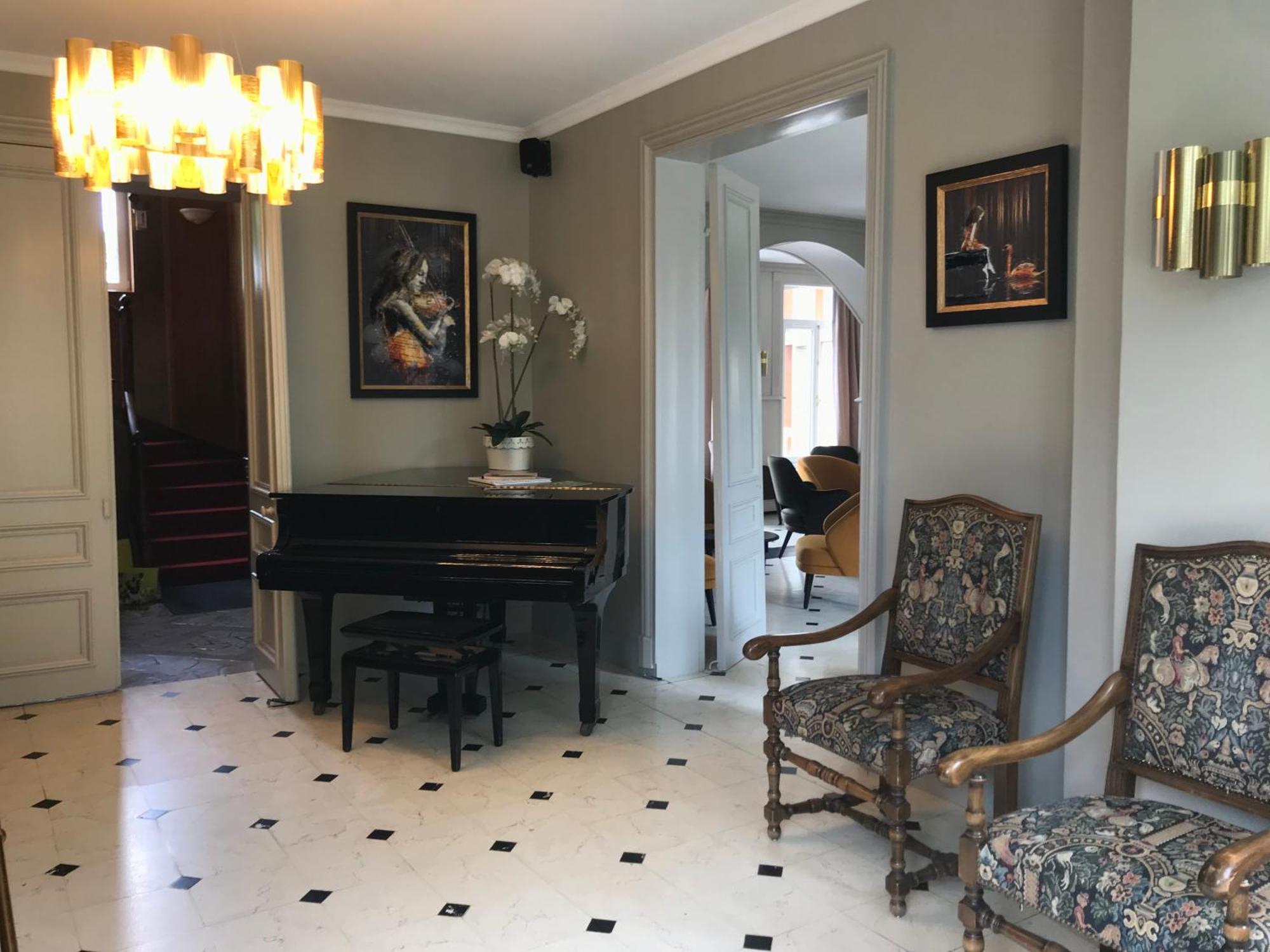Logis Hotel & Restaurant - Le Chateau Des Tourelles 3 Etoiles 르와스트 외부 사진